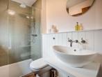 En-suite bathroom En-suite bathroom