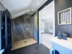Yet another en-suite for you to enjoy Yet another en-suite for you to enjoy
