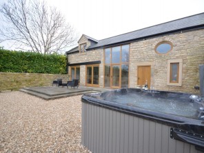 2 bedroom Houses / Villas near Bath, Somerset, England