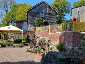 4 bedroom Houses / Villas near Newtown, Powys / Brecon Beacons, Wales