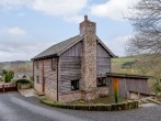 Detached barn with creative interiors, hot tub, games room, set in 24 acres Detached barn with creative interiors, hot tub, games room, set in 24 acres