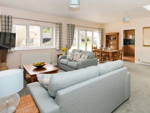 1 bedroom Houses / Villas near Bampton, Oxfordshire, England