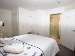 Spacious king-size bedroom with en-suite Spacious king-size bedroom with en-suite