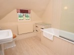 Bright and airy en-suite bathroom