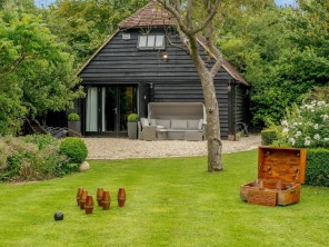 1 bedroom Houses / Villas near Aylesbury, Buckinghamshire, England