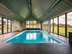 The indoor pool with exclusive use which is heated and overlooks the farmland The indoor pool with exclusive use which is heated and overlooks the farmland
