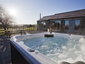 2 bedroom Houses / Villas near Leyburn, Yorkshire, England