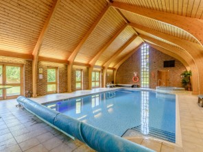 5 bedroom Houses / Villas near Chester, Cheshire, England