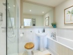 En-suite bathroom En-suite bathroom