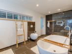 Stylish en-suite bathroom to the ground floor double