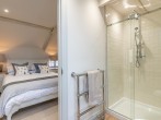 Ensuite shower room to the kingsize bedroom Ensuite shower room to the kingsize bedroom