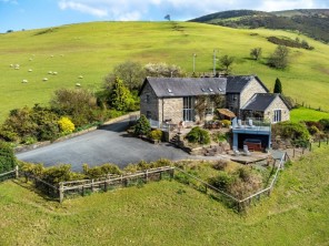 5 bedroom Houses / Villas near Llangammarch Wells, Powys / Brecon Beacons, Wales