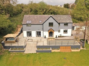 5 bedroom Cottage near Caernarfon, North Wales, Wales