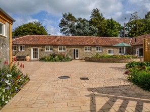 4 bedroom Houses / Villas near Sherborne, Dorset, England