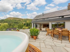 4 bedroom Houses / Villas near Oswestry, Powys / Brecon Beacons, Wales