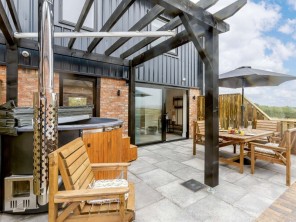 3 bedroom Houses / Villas near Alcester, Warwickshire, England