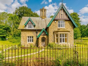 2 bedroom Houses / Villas near York, Yorkshire, England