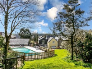 7 bedroom Cottage near Trethawle, Cornwall, England