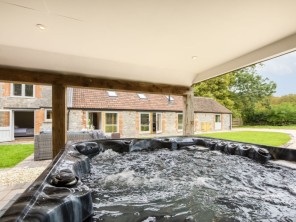 3 bedroom Cottage near Brent Knoll, Somerset, England