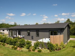 4 bedroom Cottage near Lifton, Devon, England