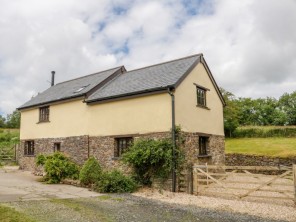2 bedroom property near Okehampton, Devon, England