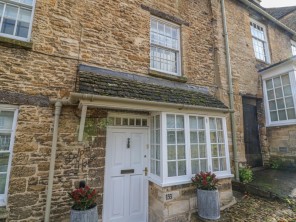 4 bedroom property near Burford, Oxfordshire, England