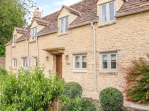 4 bedroom property near Burford, Oxfordshire, England