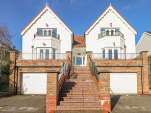 2 bedroom property near Tenby, South Wales, Wales