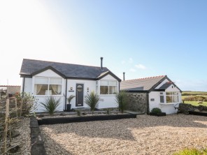 2 bedroom property near Holyhead, North Wales, Wales