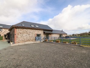 4 bedroom property near Oswestry, Powys / Brecon Beacons, Wales