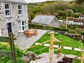 5 bedroom property near Helston, Cornwall, England