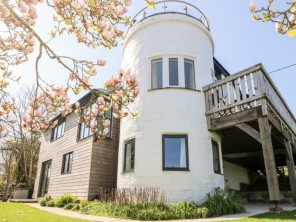 4 bedroom property near Helston, Cornwall, England