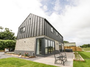 4 bedroom property near Blandford Forum, Dorset, England