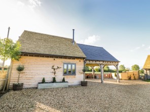 2 bedroom property near Stratford-upon-Avon, Warwickshire, England