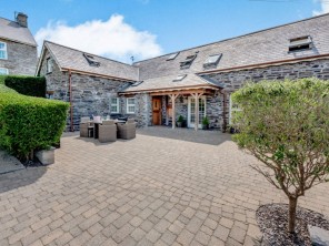 3 bedroom property near Newcastle Emlyn, West Wales / Pembrokeshire, Wales