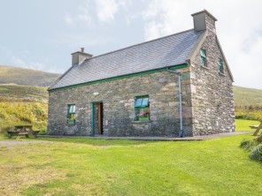 3 bedroom property near Ireland