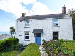 3 bedroom property near Helston, Cornwall, England