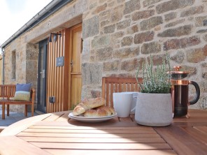 2 bedroom property near Falmouth, Cornwall, England