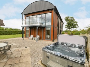 2 bedroom property near Leominster, Herefordshire, England