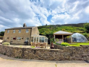 4 bedroom property near Holmfirth, Yorkshire, England