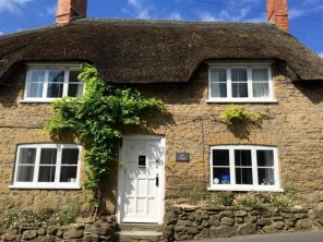 2 bedroom property near Bridport, Dorset, England