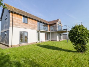 4 bedroom property near Gloucester, Gloucestershire, England