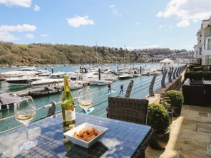 2 bedroom property near Dartmouth, Devon, England